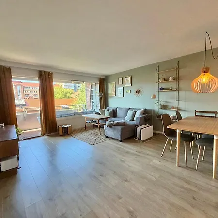 1br With Sunny Balcony Apartment *