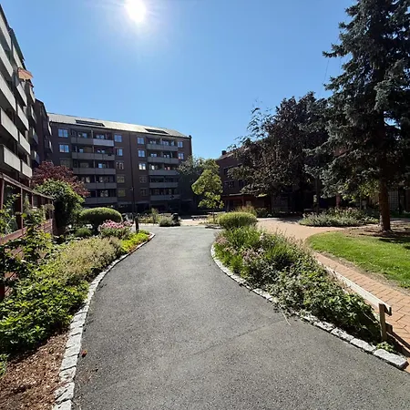 1br With Sunny Balcony *