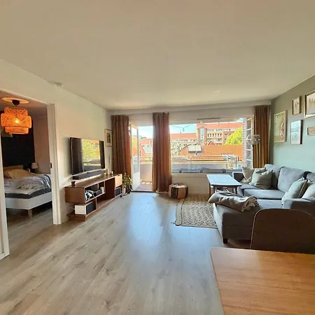 Apartment 1br With Sunny Balcony *